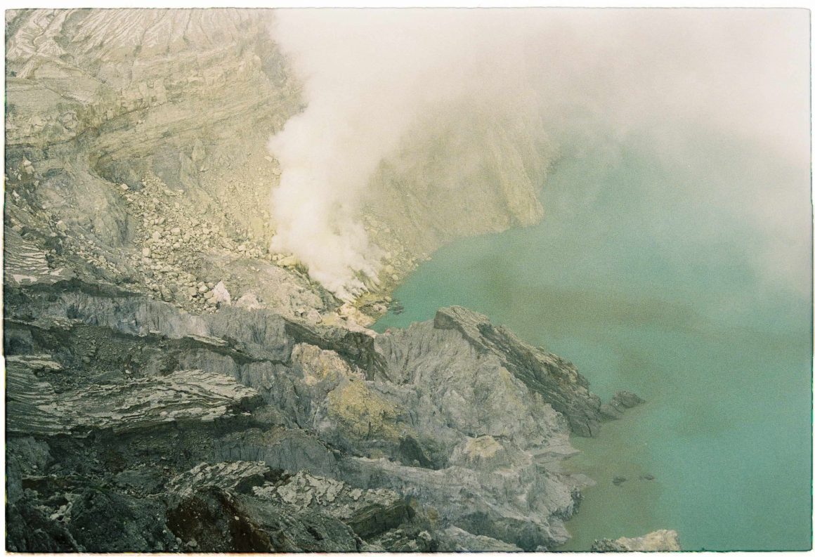 núi lửa Ijen indonesia