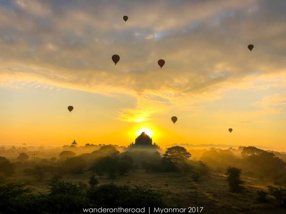 Bình minh Bagan